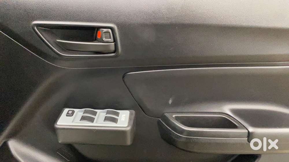 Maruti Suzuki Swift Vvt Lxi, 2023, Petrol