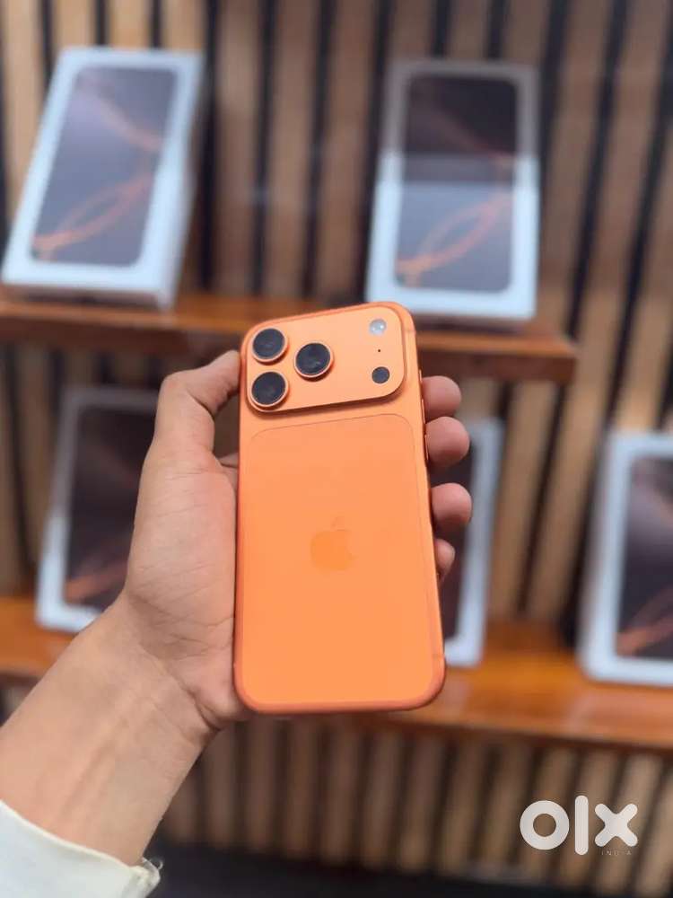IPHONE 17PRO 256GB WITH BILL AND BOX IN VERY GOOD CONDITION FIX PRICE