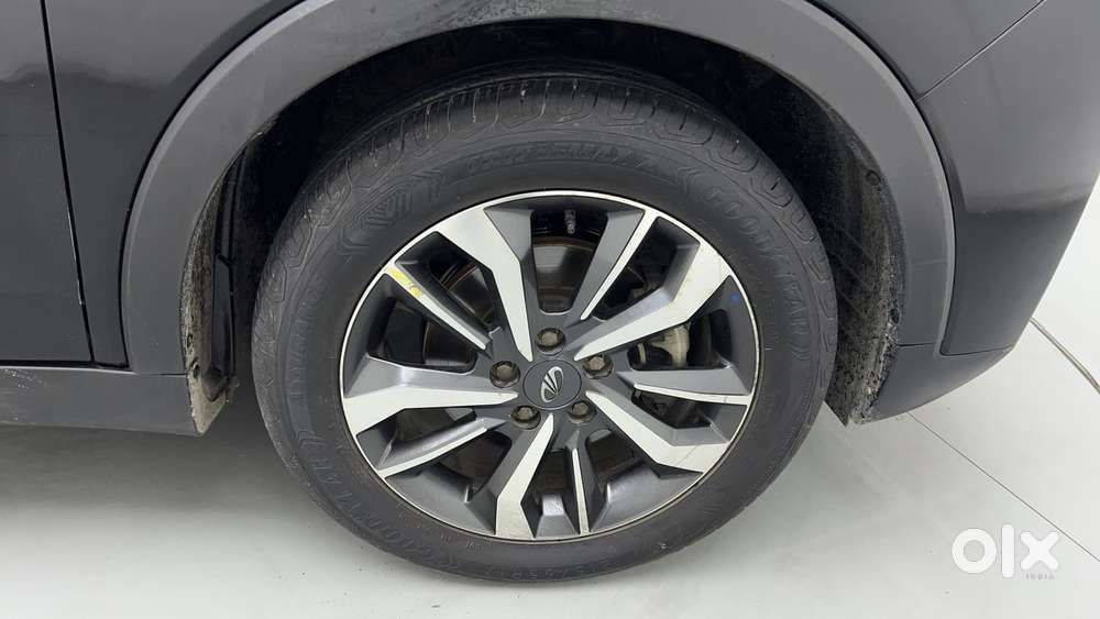 Mahindra Xuv300 W8 Option, 2020, Petrol