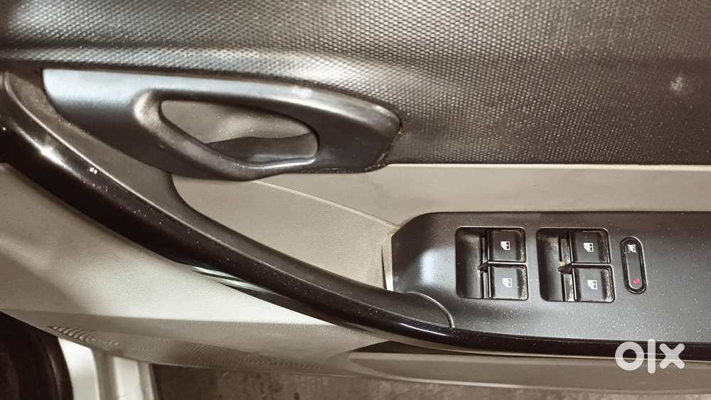 Tata Tiago 1.2 Revotron Xt, 2016, Petrol