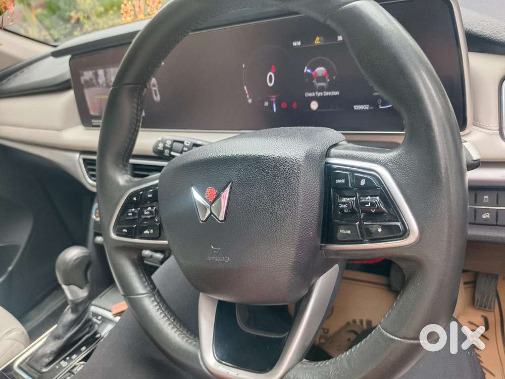 Mahindra Xuv700 2.0 Ax 7 Petrol At Luxury Pack Str, 2023, Diesel
