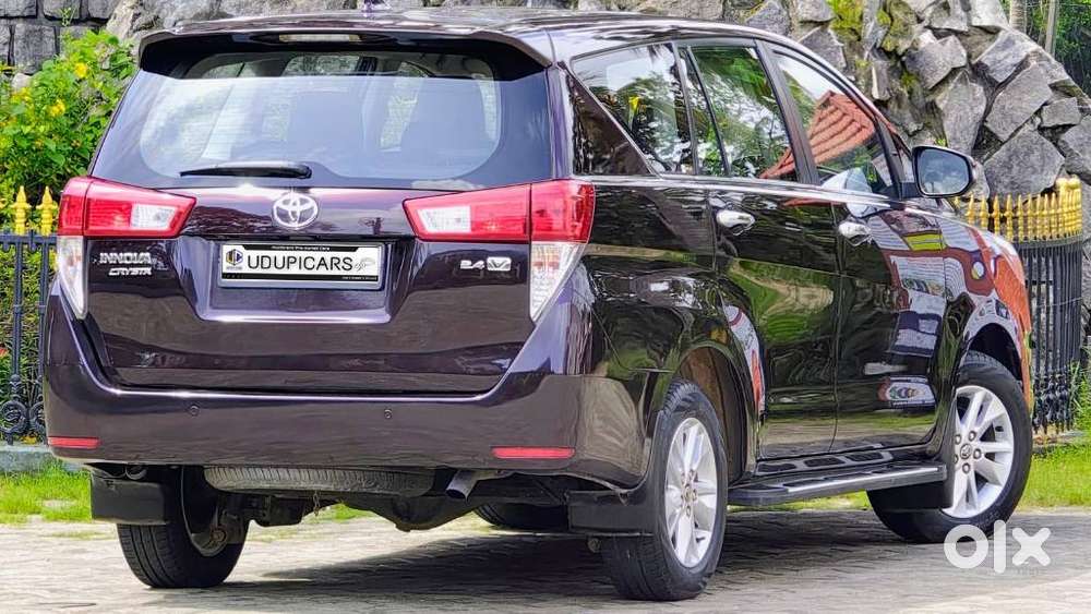 Toyota Innova Crysta 2.4 V 8 Str, 2016, Diesel