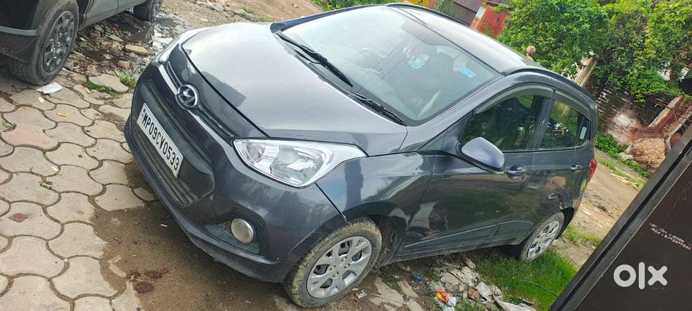 Hyundai Grand I10 2017 Petrol 67000 Km Driven