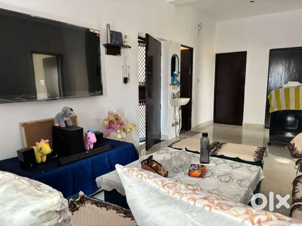 DDA MIG BHK SIDE BALCONY SEC 23 ROHINI For Rent: Houses