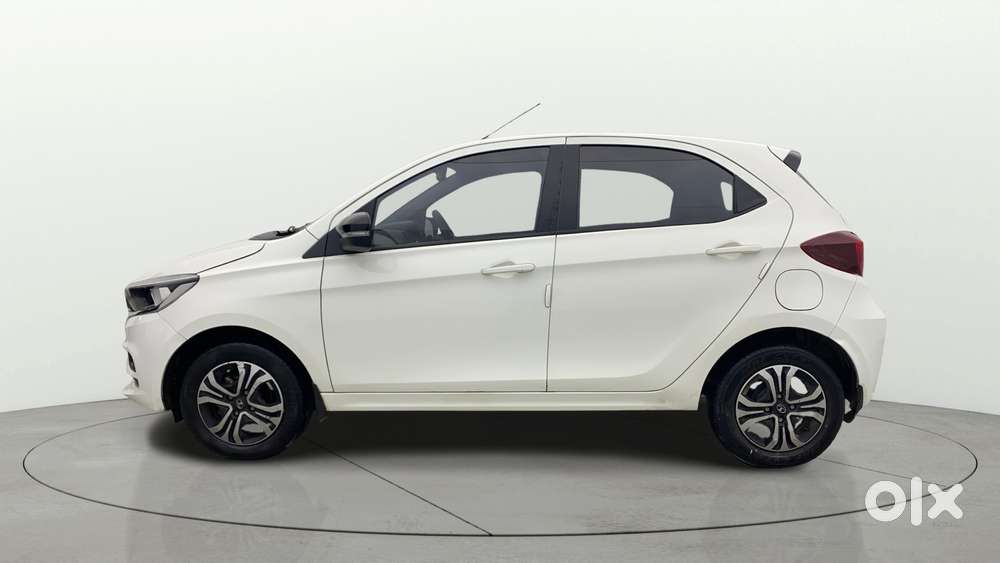 Tata Tiago 1.2 Revotron Xt Rhythm, 2023, Petrol