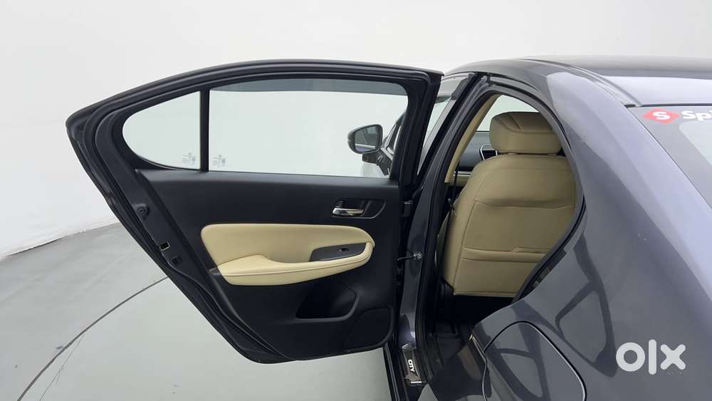 Honda City 1.5 Zx I-vtec Mt, 2023, Petrol