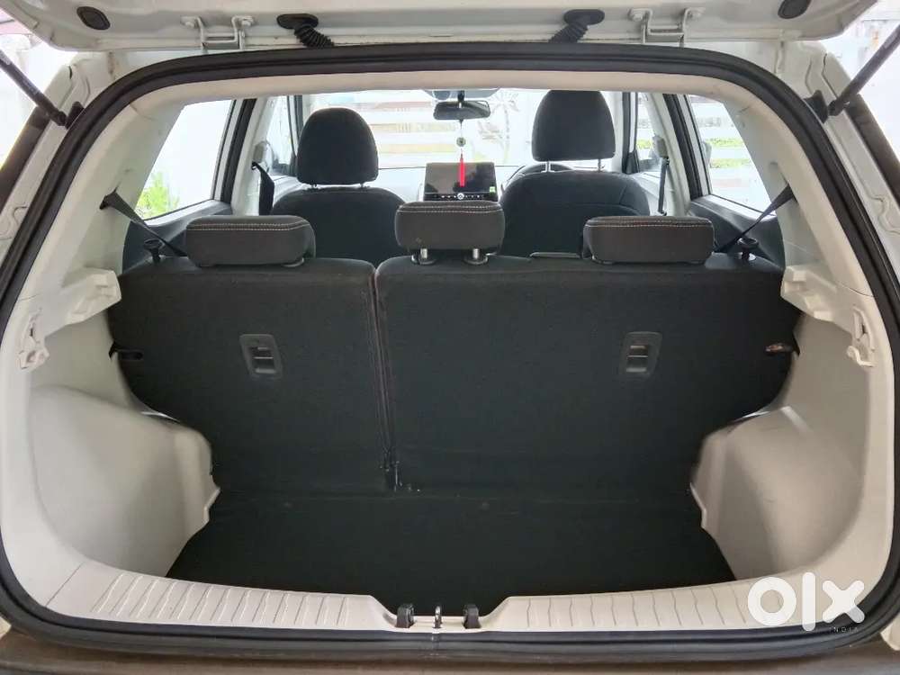 Mahindra Xuv 3xo Ax5 Pm At 2025