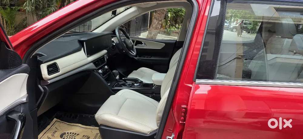 Mahindra Xuv700 2025 Year Luxury Diesel