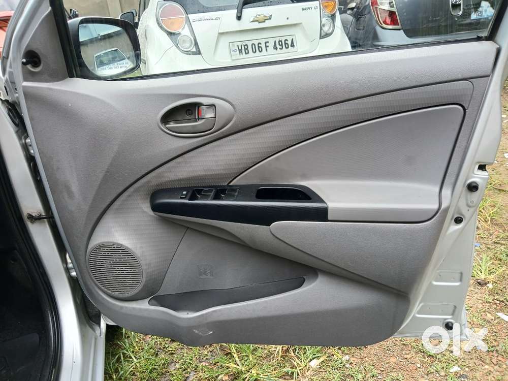 Toyota Etios Liva 2011-2012 G, 2012, Petrol