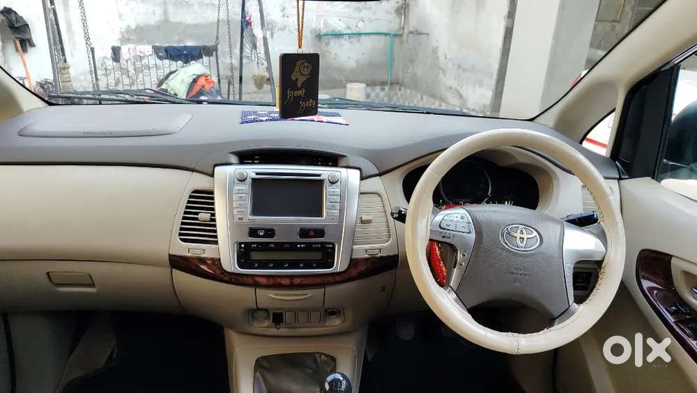 Toyota Innova 2014