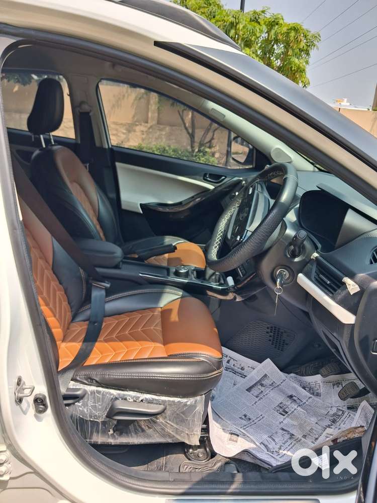 Tata Nexon Pure 1.2 Revotron Petrol 6 Mt, 2026, Petrol