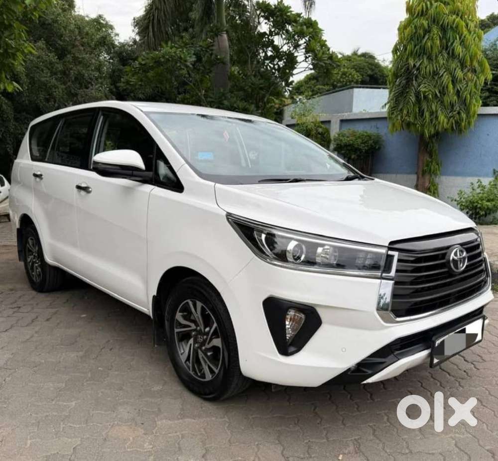 Toyota Innova Crysta 2.7 V, 2022, Petrol