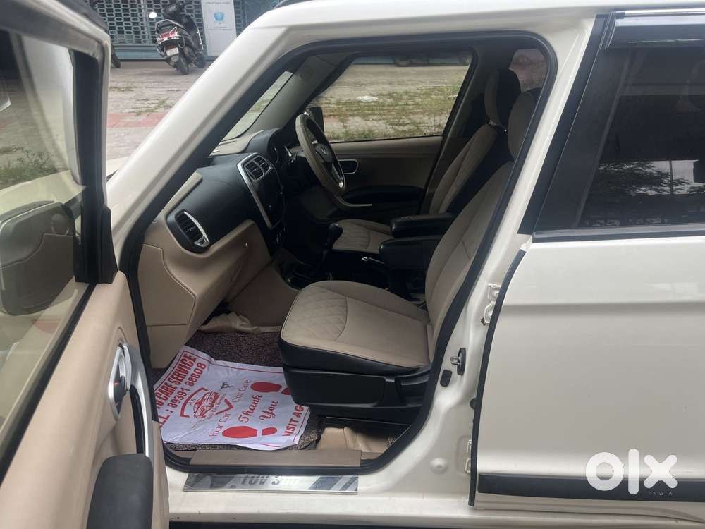 Mahindra Tuv 300 T10, 2018, Diesel