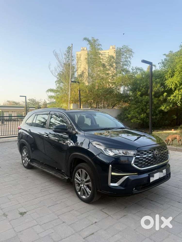 Toyota Innova Hycross 2.0 Zx Hybrid 7 Str, 2023, Petrol