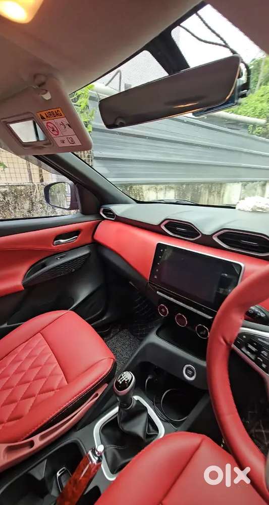 Nissan Magnite Variant 2025nov  Cng+petrol-cng Mileage 33km Petrol 18