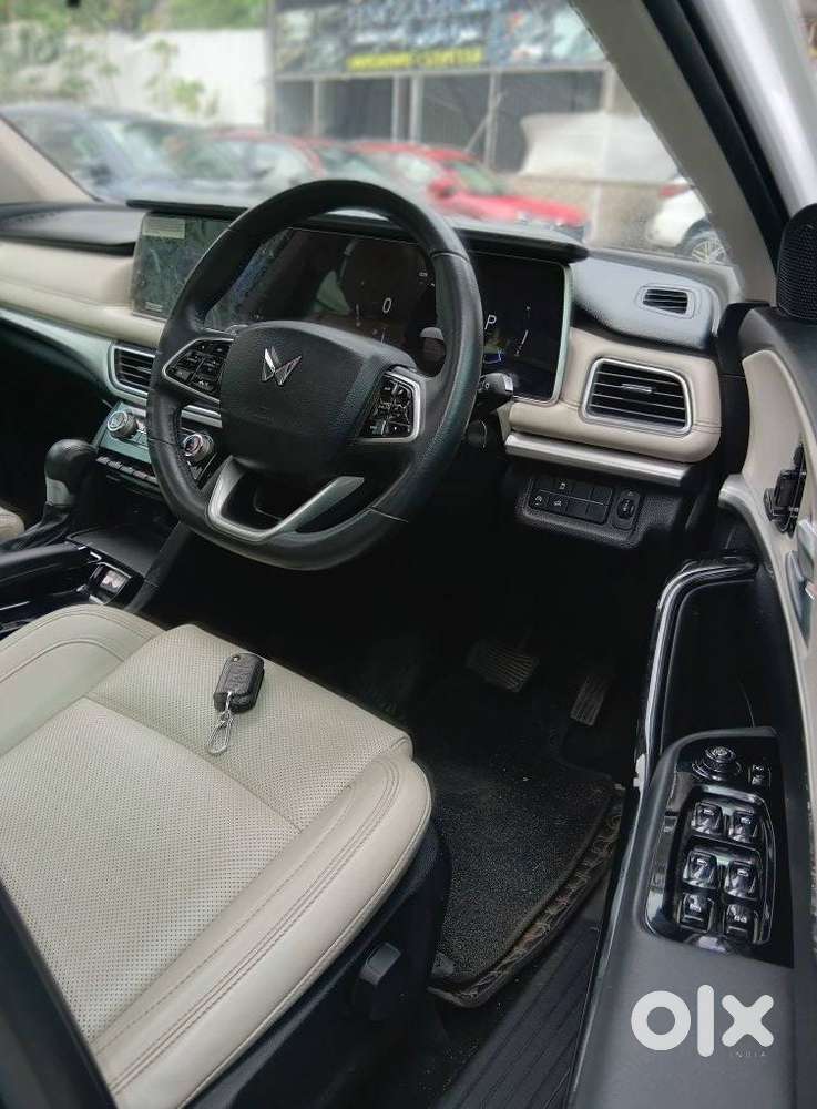 Mahindra Xuv700 2.2 Ax 7 Diesel At Str, 2023, Diesel