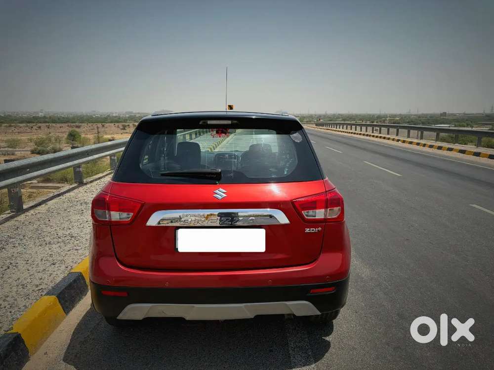 Maruti Suzuki Brezza Zdi+ Dual Tone 2017 Diesel Well Maintained