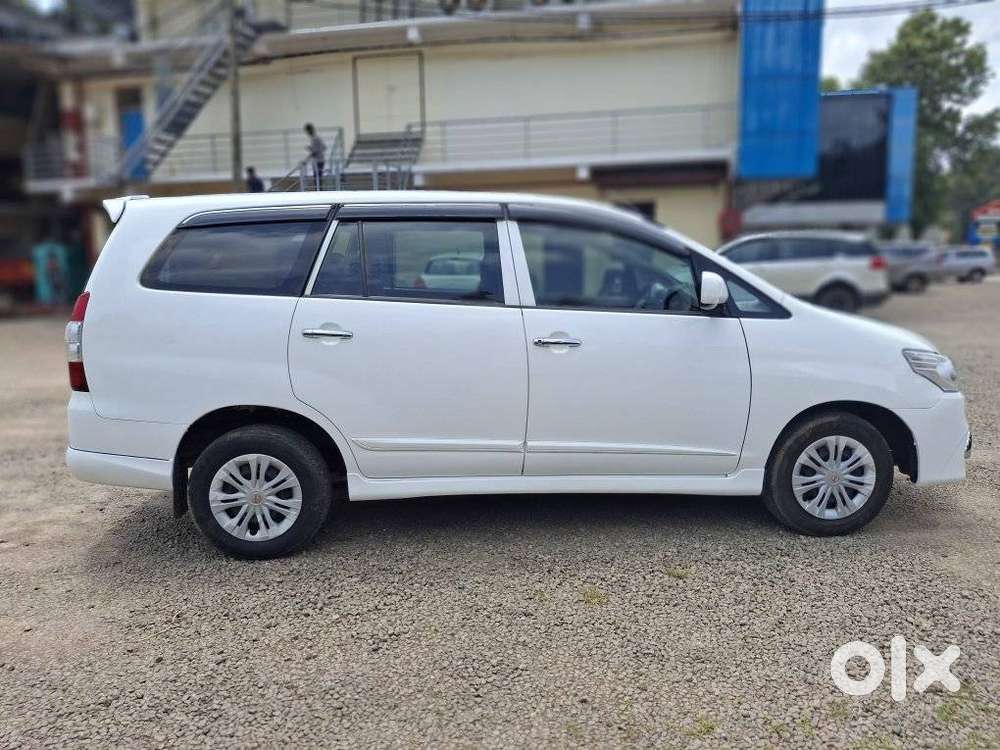 Toyota Innova 2.5 G (diesel) 8 Seater, 2016, Diesel