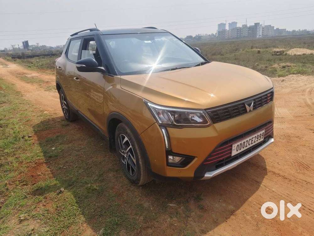 Mahindra Xuv300 W8 Option Dual Tone, 2022