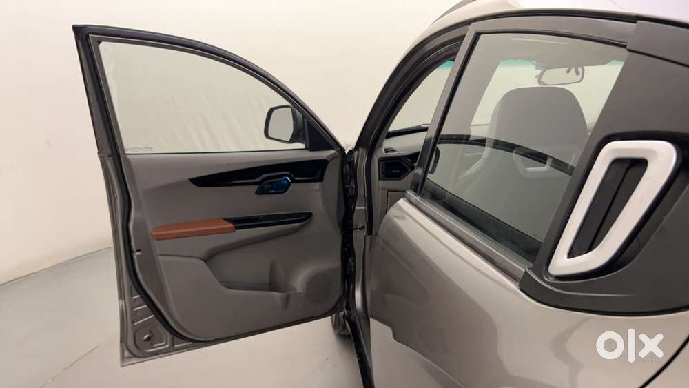 Mahindra Kuv 100 2016-2017 Mfalcon G80 K8, 2016, Petrol