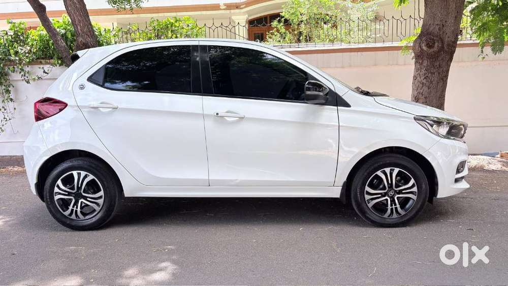 Tata Tiago 1.2 Revotron Xt (o), 2023, Petrol