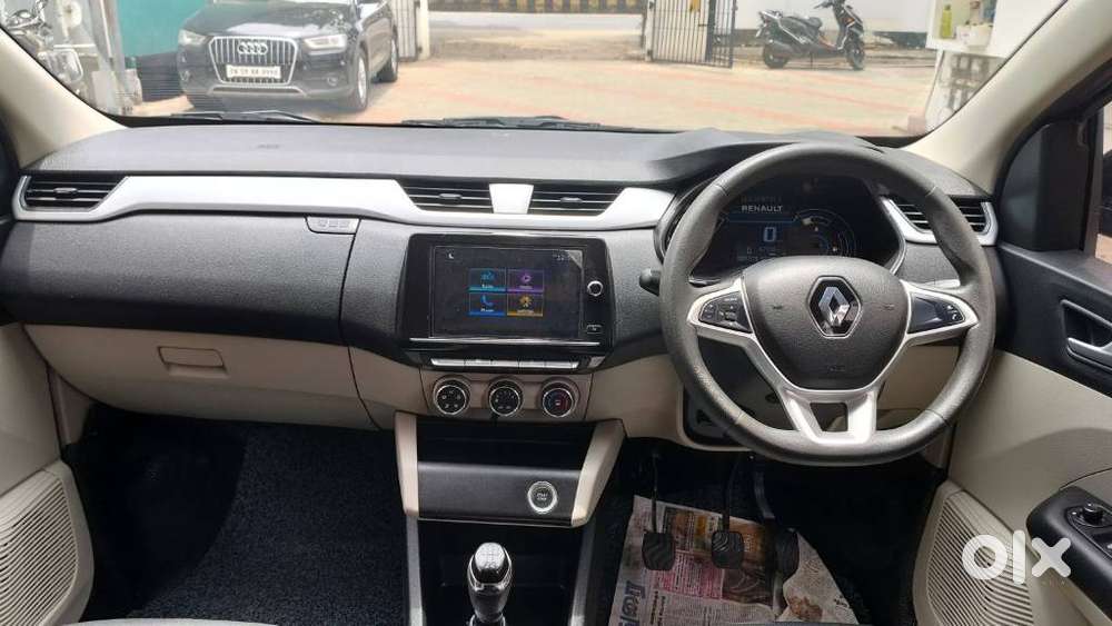 Renault Triber Rxz, 2022, Petrol