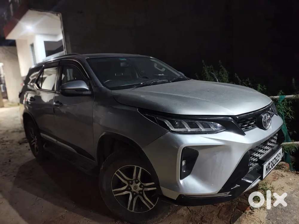 Fortuner  2019 Model  Owners 1 Petrol (m)