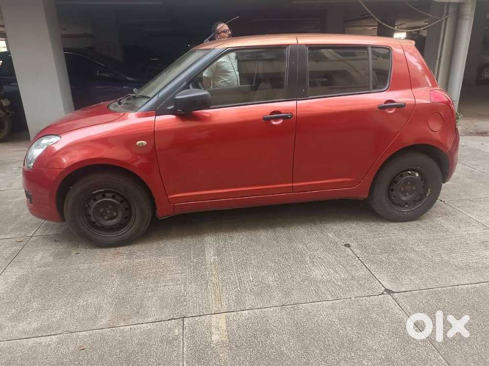 Maruti Suzuki Swift Vxi + Manual, 2011, Petrol