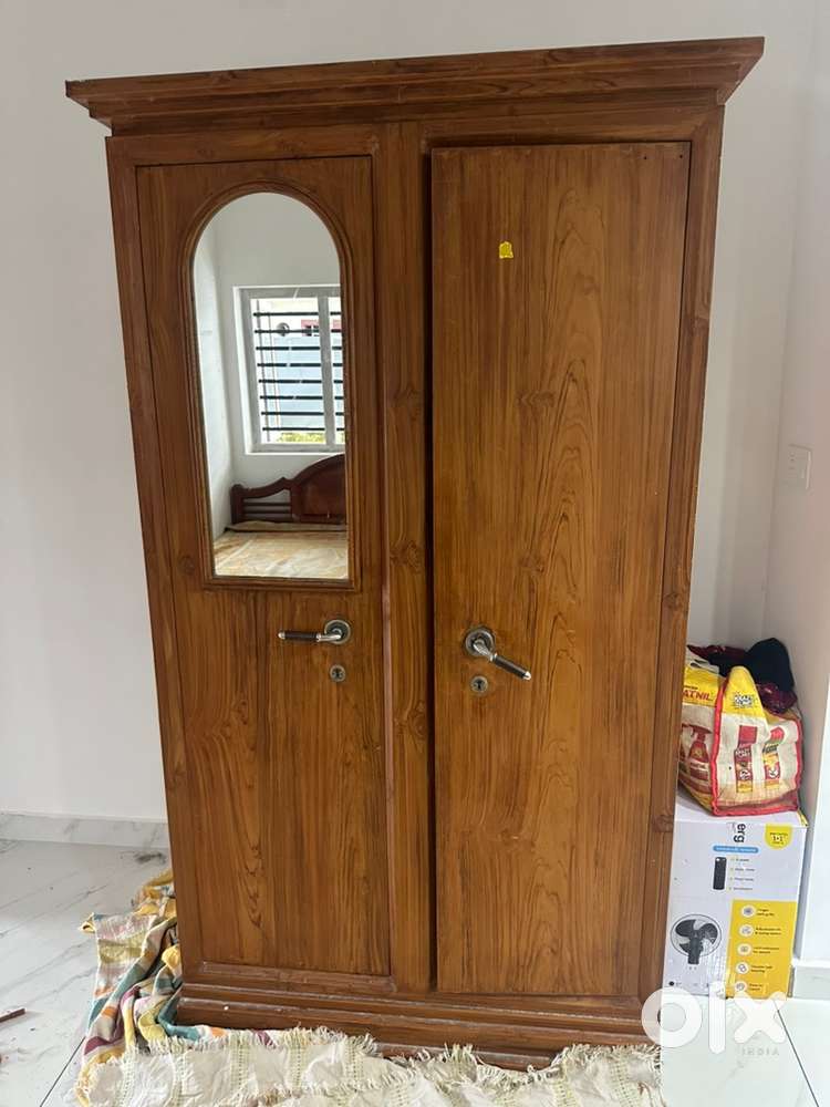 Bed and wardrobr