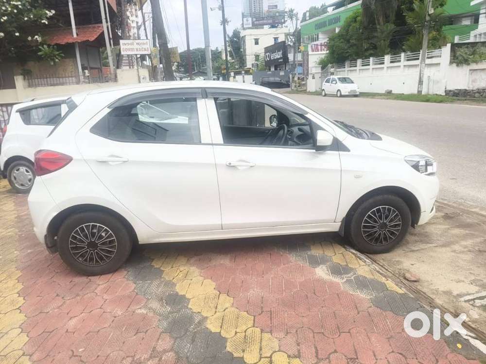 Tata Tiago 1.2 Revotron Xm, 2018, Petrol