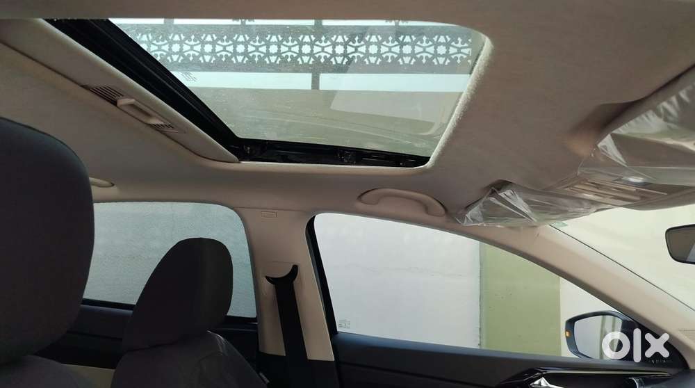 Skoda Slavia Sportline 1.0l Tsi Mt, 2025, Petrol