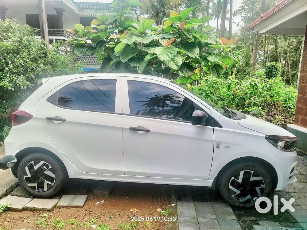 Tata Tiago 2025 Petrol 3700 Km Driven