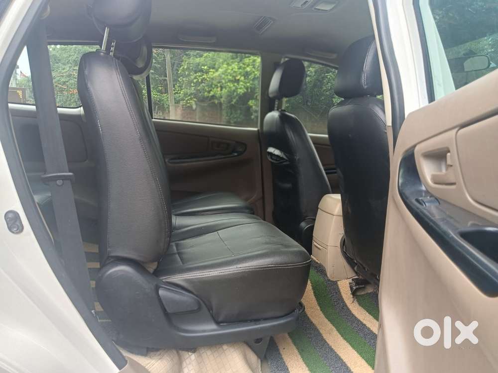 Toyota Innova 2.5 G (diesel) 7 Seater Bs Iv, 2015, Diesel
