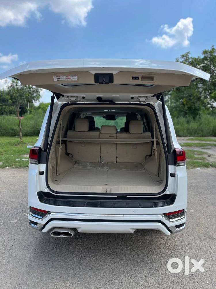 Toyota Land Cruiser Zx Petrol, 2024, Petrol