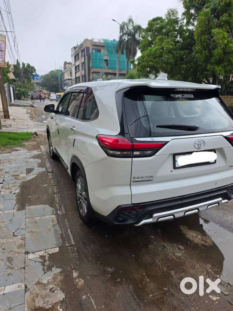 Toyota Innova Hycross 2.0 Zx Hybrid 7 Str, 2024, Cng & Hybrids