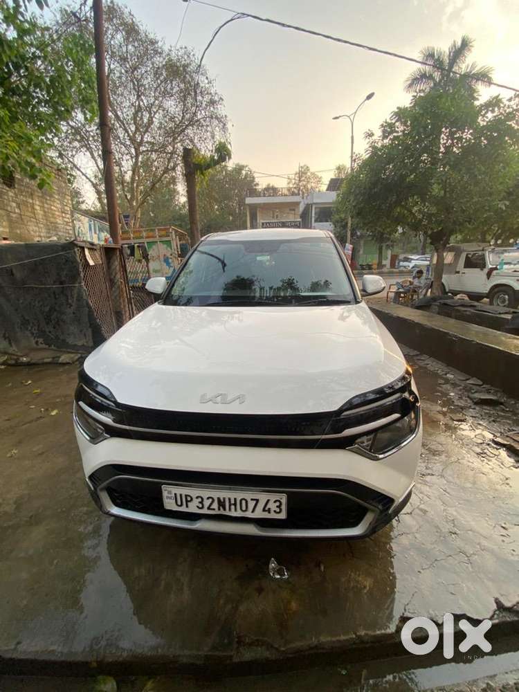 Kia Carens 2023 Petrol Well Maintained