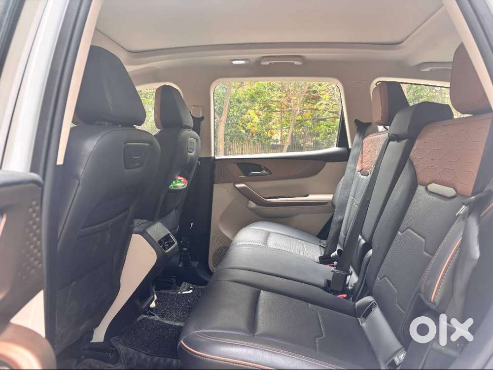 Xuv7xo Ax7 Diesel At White, 4 Months Used