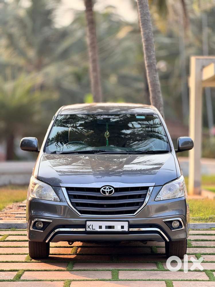 Toyota Innova 2.5 G (diesel) 8 Seater Bs Iv, 2014, Diesel