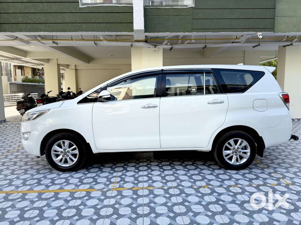 Toyota Innova Crysta 2.4 V, 2017, Diesel