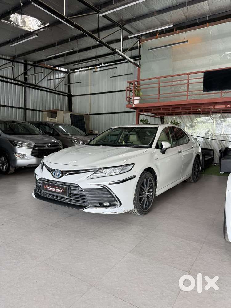 Toyota Camry Hybrid, 2024, Cng & Hybrids