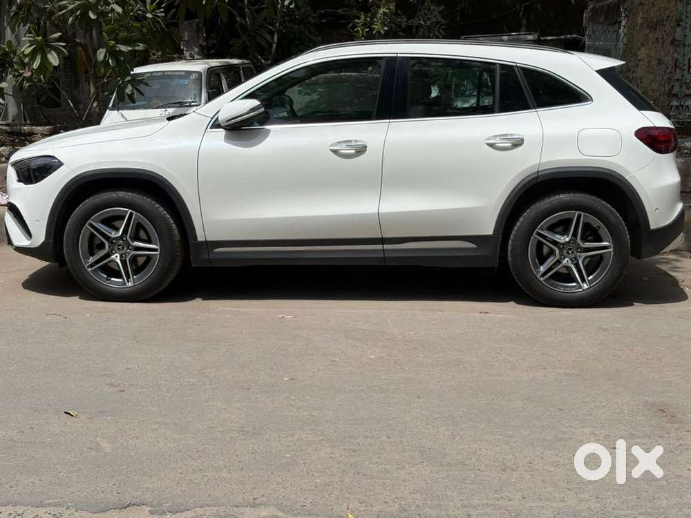 Mercedes-benz Gla 200 2026 Feb Month Petrol Varient