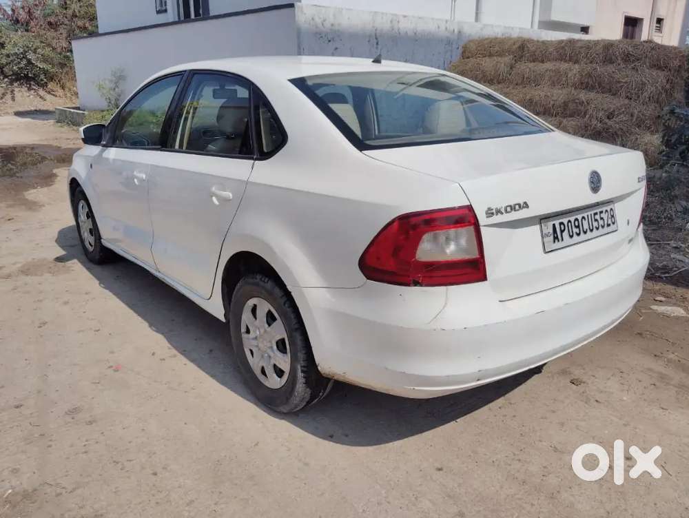 Skoda Rapid Elegance 2013 Diesel Manual