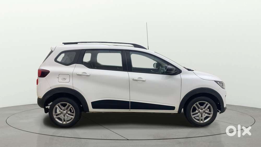 Renault Triber Rxz, 2022, Petrol