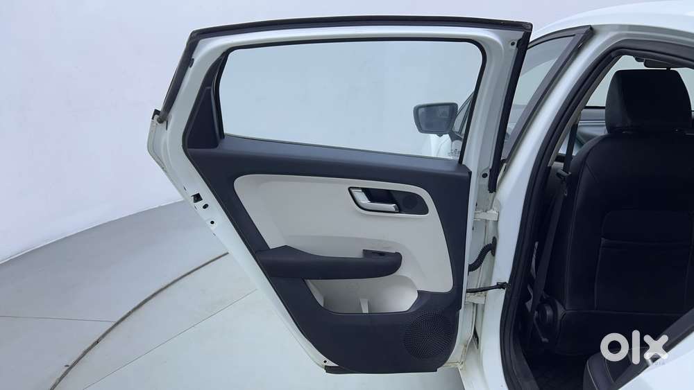 Tata Altroz 1.2 Xza Plus, 2022, Petrol