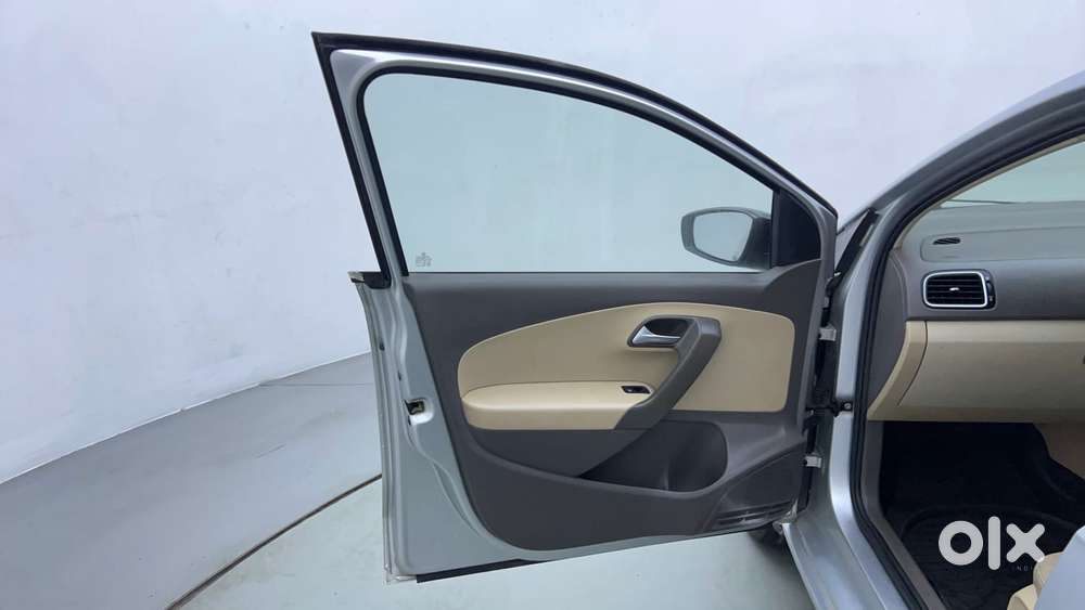 Volkswagen Vento Petrol Highline, 2016, Petrol