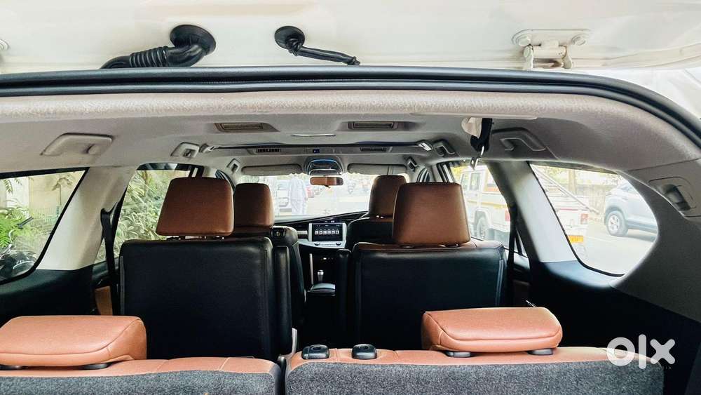 Toyota Innova Crysta 2.8z Automatic, 2017, Diesel