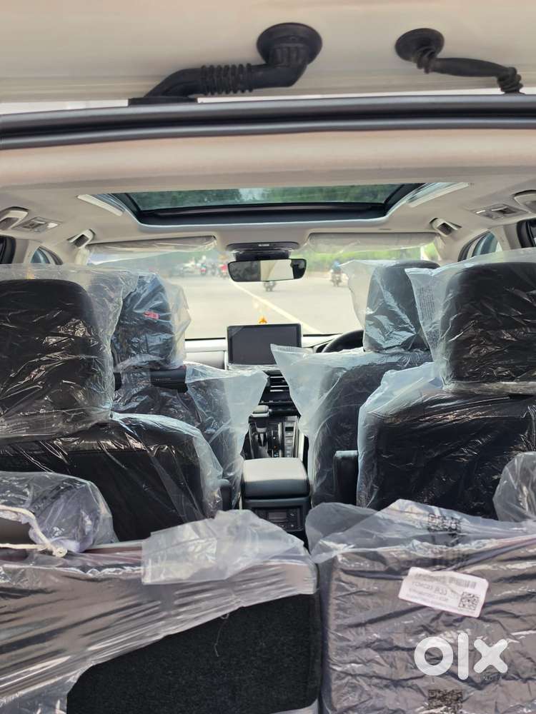 Toyota Innova Hycross 2.0 Zx (o) Hybrid 7 Str, 2025, Petrol