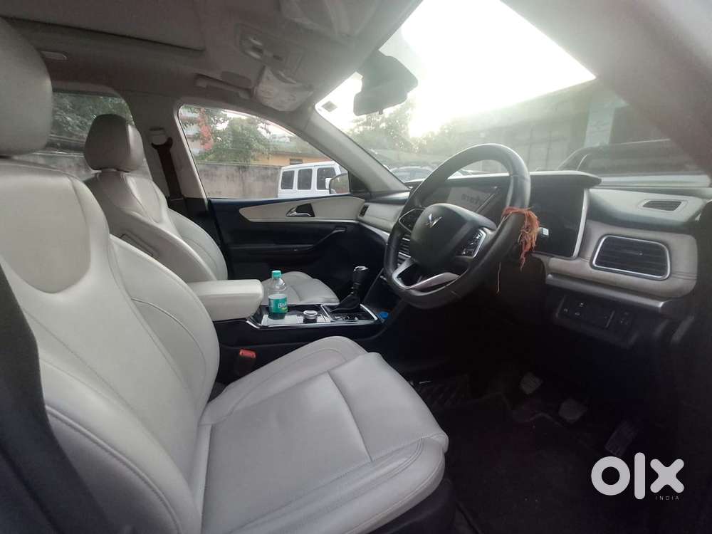 Mahindra Xuv700 2.2 Ax 7 Diesel Mt Luxury Pack Str, 2023, Diesel