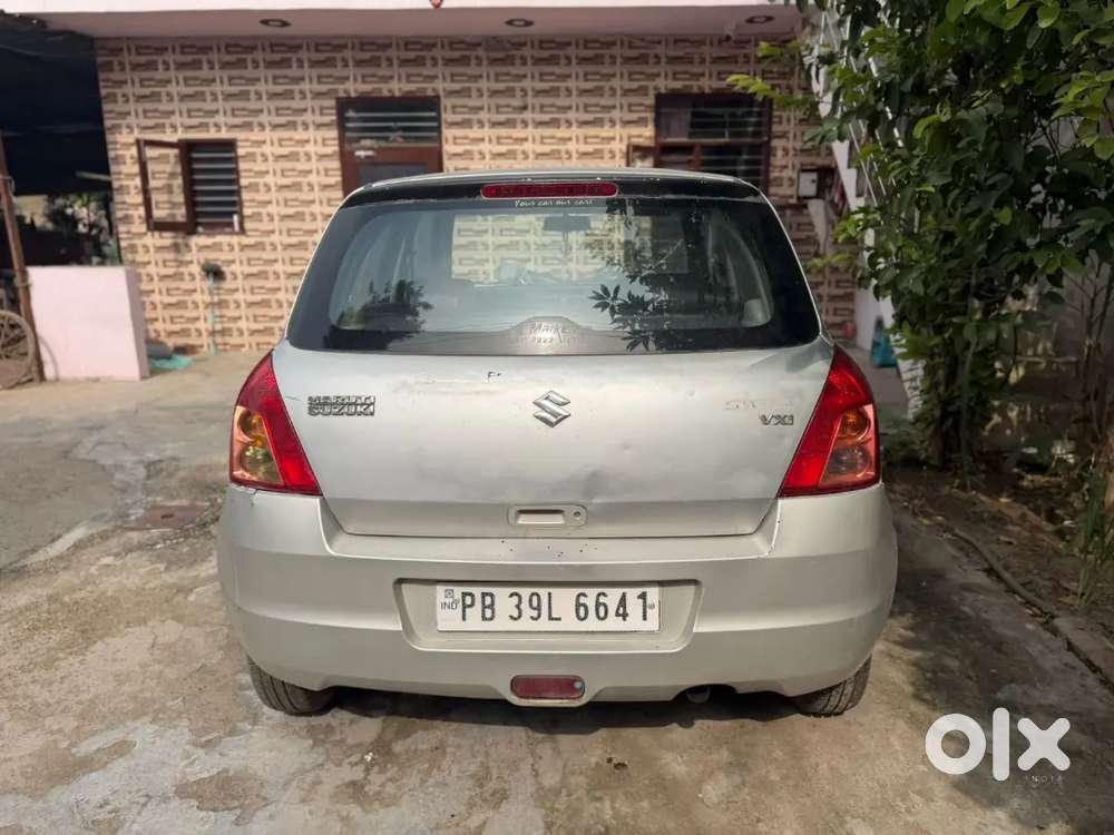 Maruti Suzuki Swift 2010 Petrol Manual