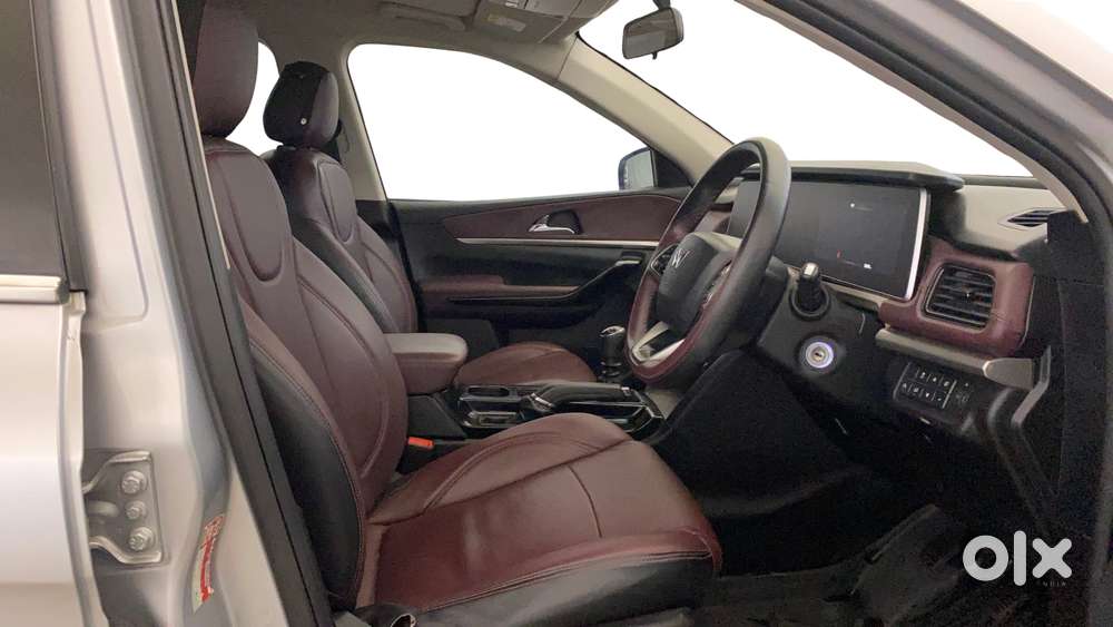 Mahindra Xuv700 2.2 Ax 7 Diesel Mt Str, 2023, Diesel